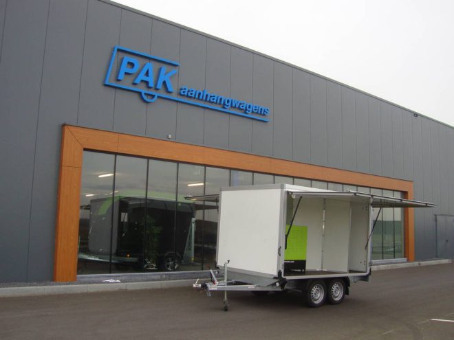 Proline Maatwerk gesloten aanhangwagen met generator 350x180x200cm